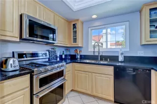 Photo #5: OC23033299 Listing