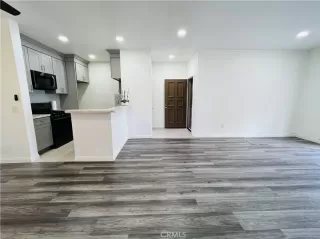 Photo #1: OC23033696 Listing 