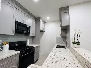 Photo #2: OC23033696 Listing 