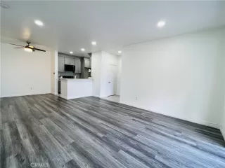 Photo #6: OC23033696 Listing 