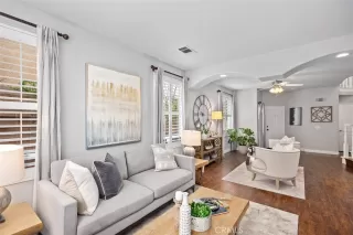 Photo #2: OC23033961 Listing