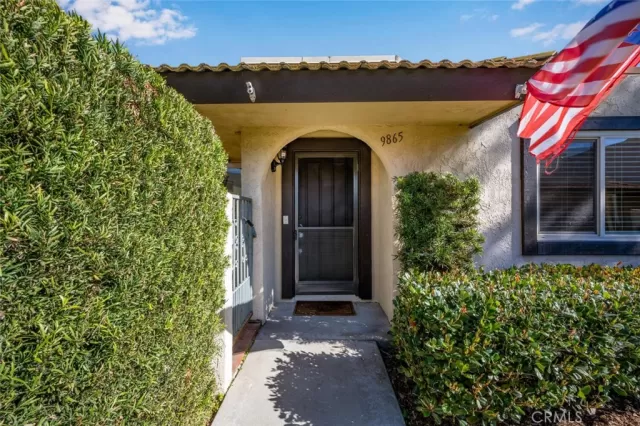 MLS: OC23033971 Condo For Sale