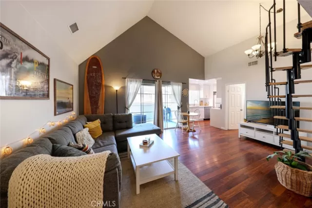 MLS: OC23034366 Condo For Sale