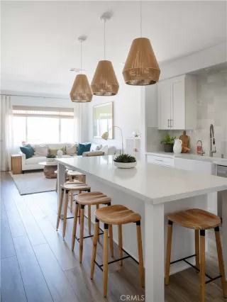 Photo #3: OC23034755 Listing