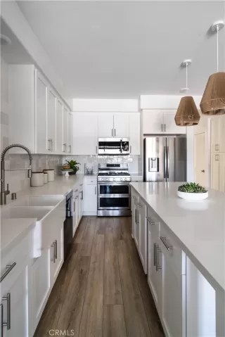 Photo #5: OC23034755 Listing