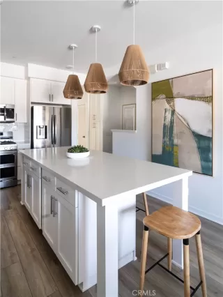 Photo #6: OC23034755 Listing