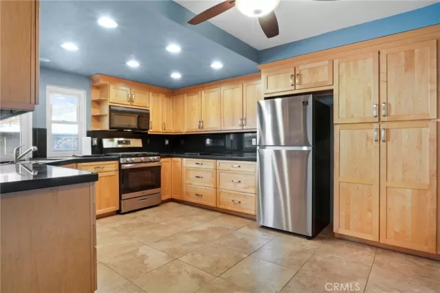 MLS: OC23034810 Condo For Sale