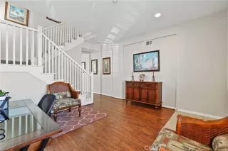 Photo #4: OC23035118 Listing 