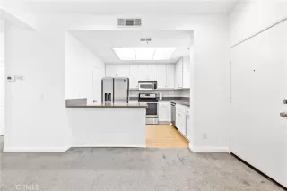 Photo #3: OC23035284 Listing 