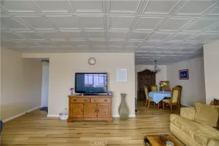 Photo #2: OC23035531 Listing