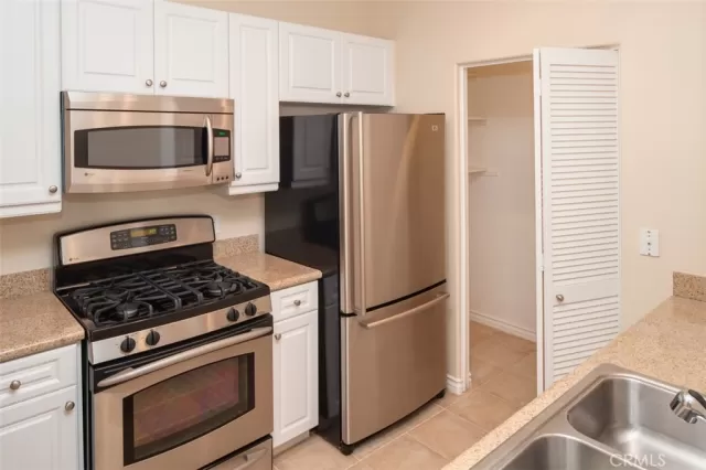 MLS: OC23035687 Condo For Sale