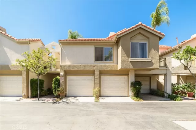 MLS: OC23035971 Condo For Sale