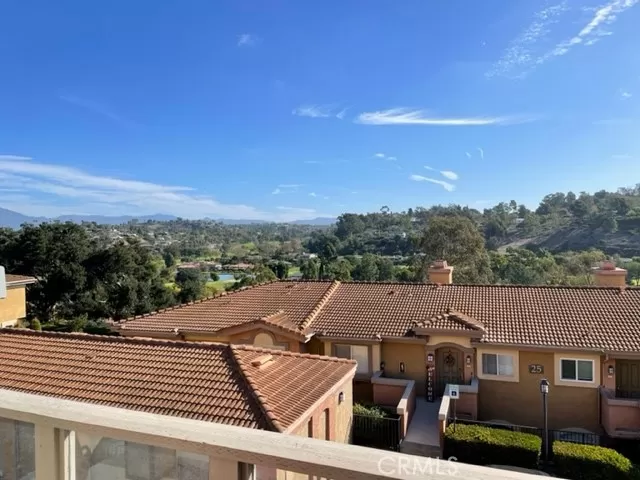 MLS: OC23036187 Condo For Sale