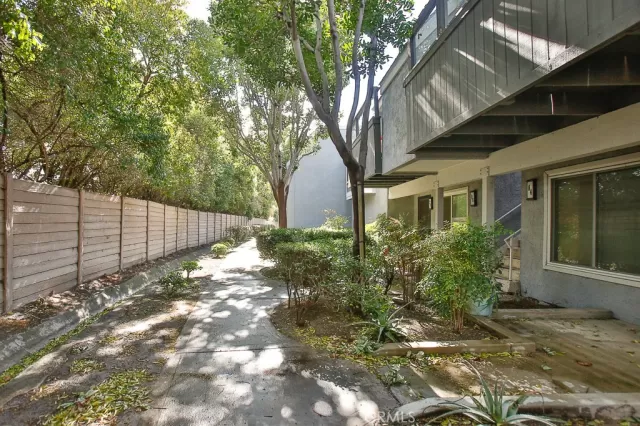 MLS: OC23036290 Condo For Sale