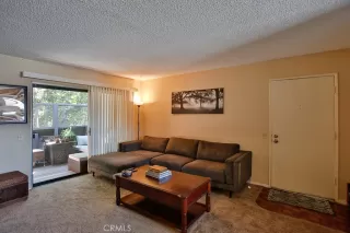 Photo #4: OC23036290 Listing 