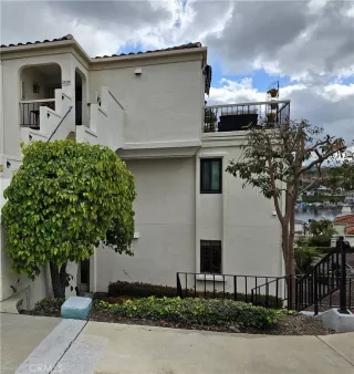 Photo #2: OC23036338 Listing