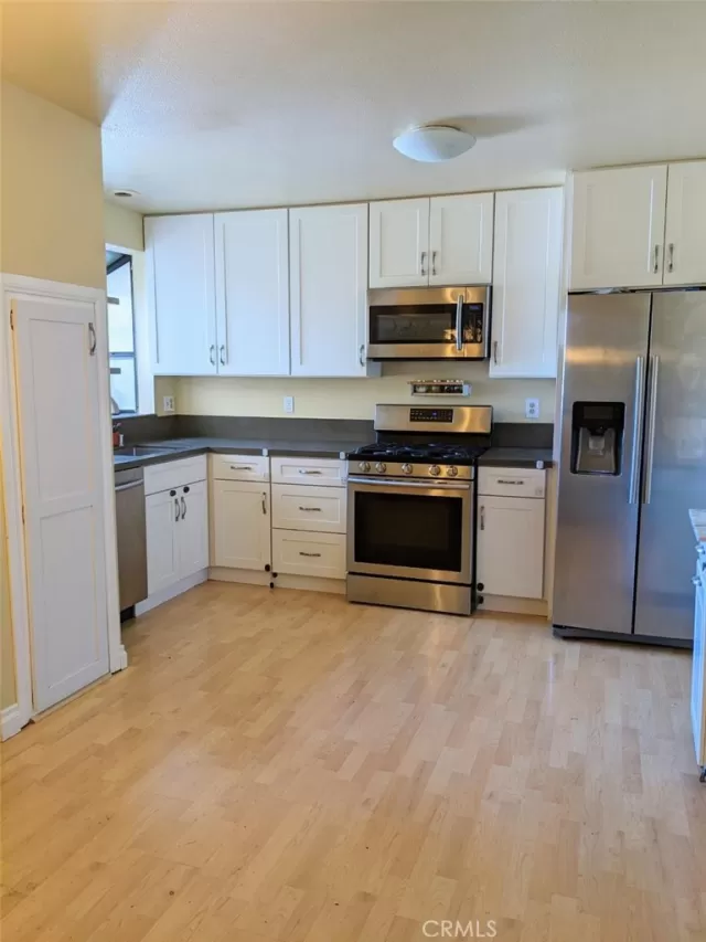 MLS: OC23036633 Condo For Sale