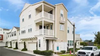 Photo #1: OC23036640 Listing