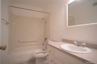 Photo #6: OC23036651 Listing 