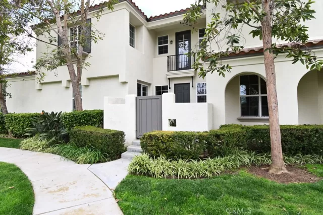 MLS: OC23036668 Condo For Sale