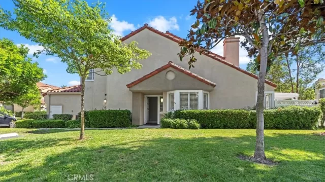 MLS: OC23036869 Condo For Sale