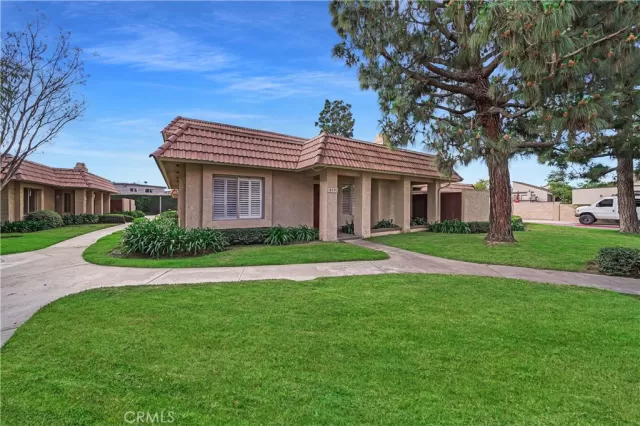 MLS: OC23037154 Condo For Sale