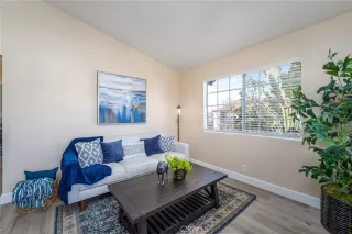 Photo #5: OC23037175 Listing