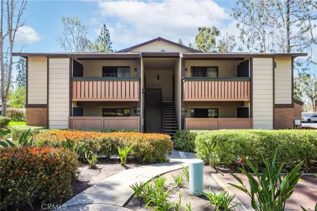 MLS: OC23037410 Condo For Sale