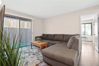 Photo #2: OC23037410 Listing 