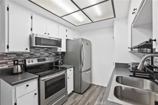 Photo #4: OC23037410 Listing 