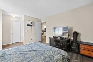 Photo #6: OC23037410 Listing 