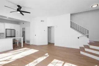 Photo #3: OC23037529 Listing