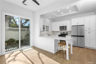 Photo #4: OC23037529 Listing