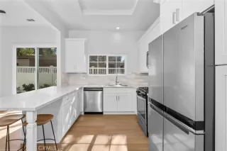 Photo #5: OC23037529 Listing