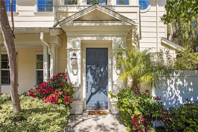 MLS: OC23037554 Condo For Sale