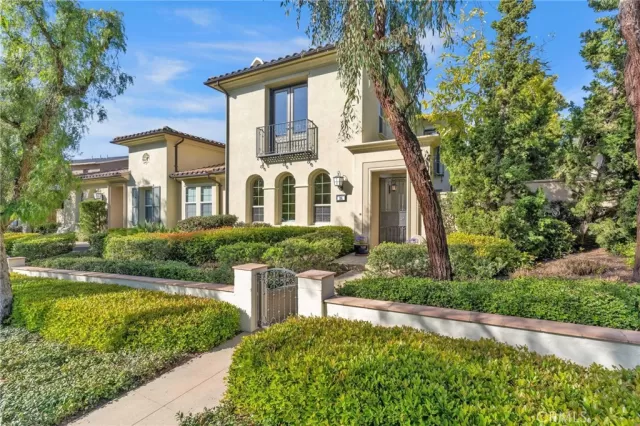 MLS: OC23037773 Condo For Sale