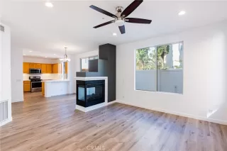 Photo #2: OC23037859 Listing