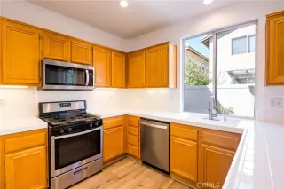 Photo #6: OC23037859 Listing