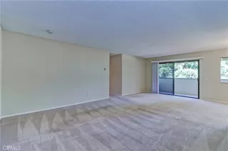 Photo #5: OC23037927 Listing