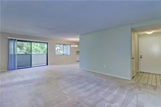 Photo #6: OC23037927 Listing