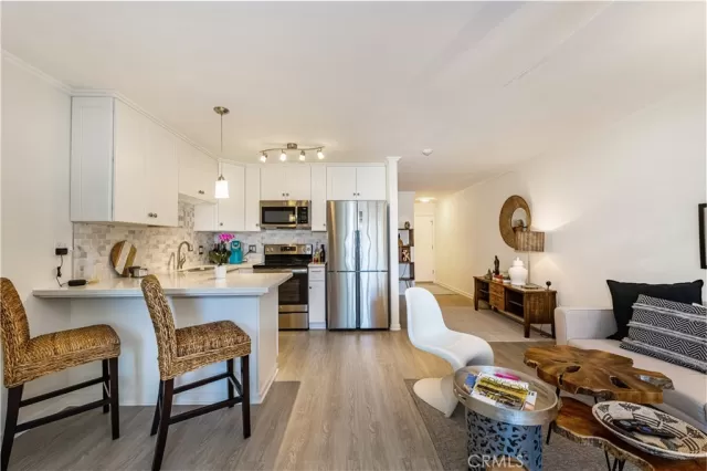 MLS: OC23037933 Condo For Sale