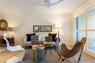 Photo #1: OC23037933 Listing 