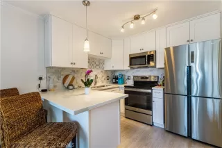 Photo #6: OC23037933 Listing 