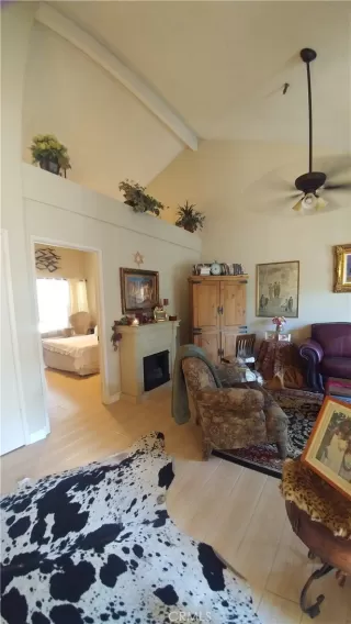 Photo #4: OC23038025 Listing 