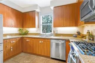 Photo #5: OC23038150 Listing