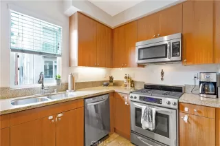 Photo #6: OC23038150 Listing