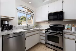 Photo #6: OC23038208 Listing 