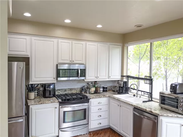 MLS: OC23038244 Condo For Sale