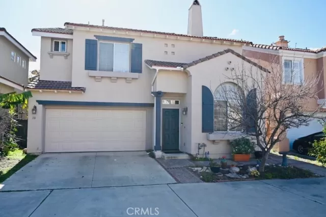 MLS: OC23038682 Condo For Sale