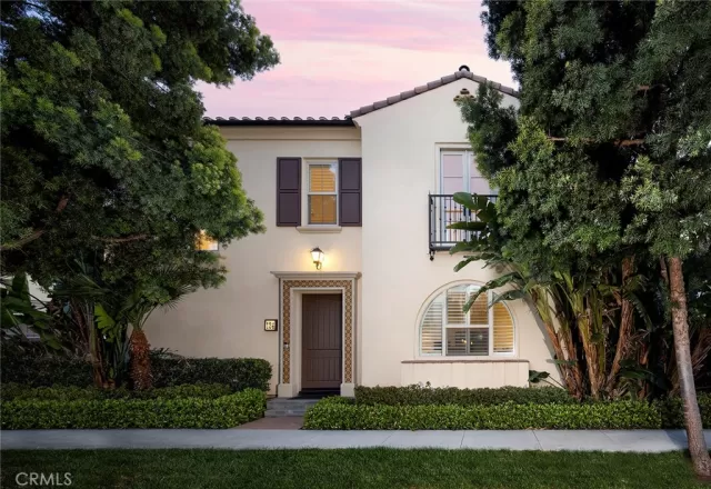 MLS: OC23038788 Condo For Sale